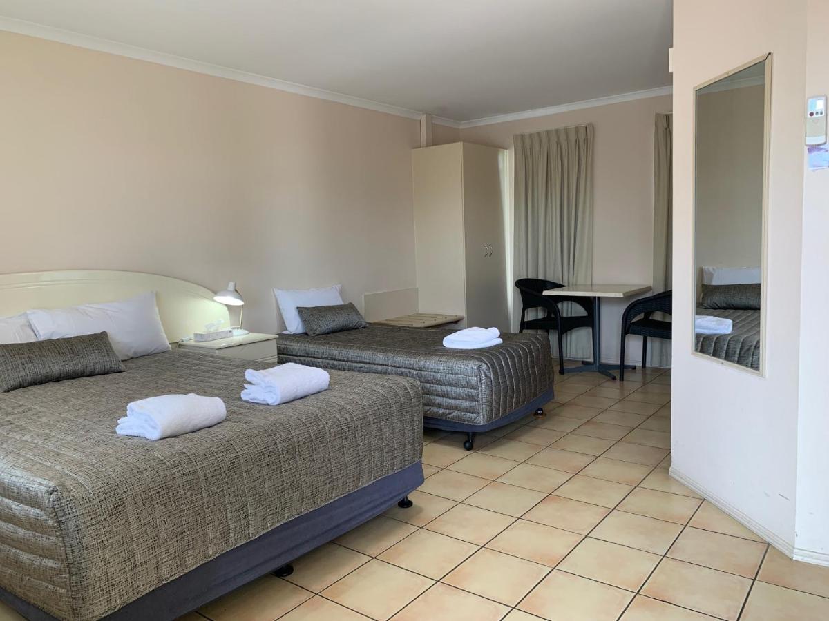 Biloela Palms Motor Inn Esterno foto