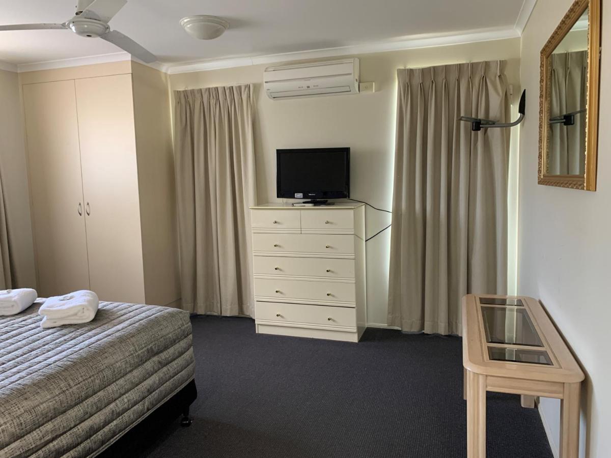 Biloela Palms Motor Inn Esterno foto