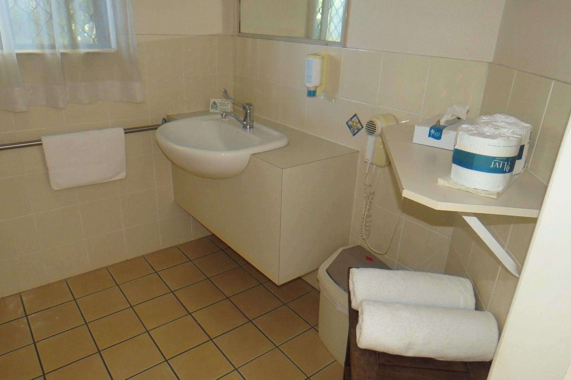 Biloela Palms Motor Inn Esterno foto