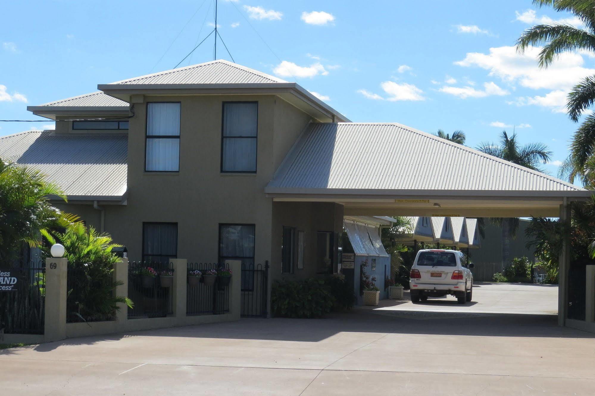 Biloela Palms Motor Inn Esterno foto