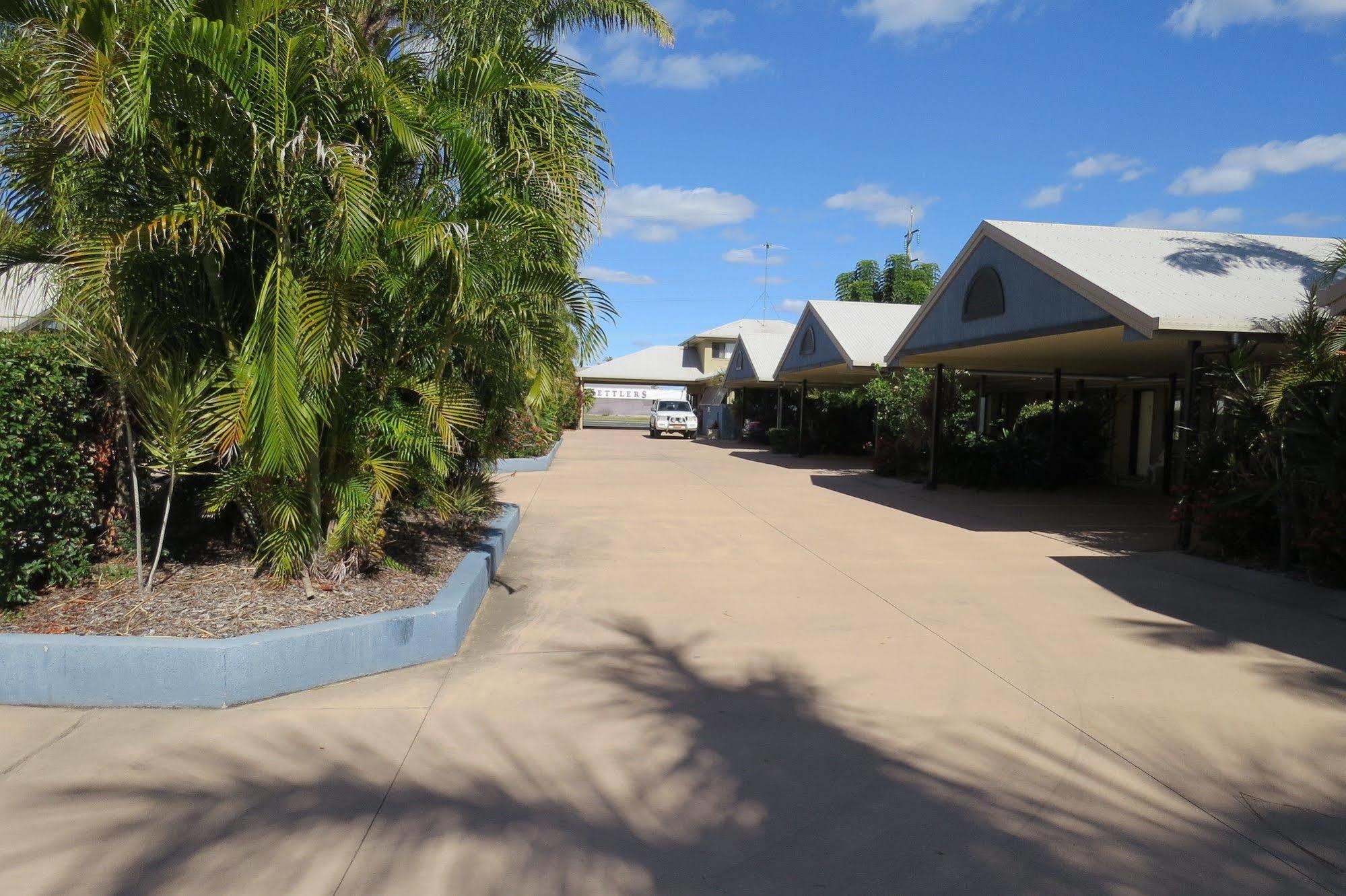Biloela Palms Motor Inn Esterno foto
