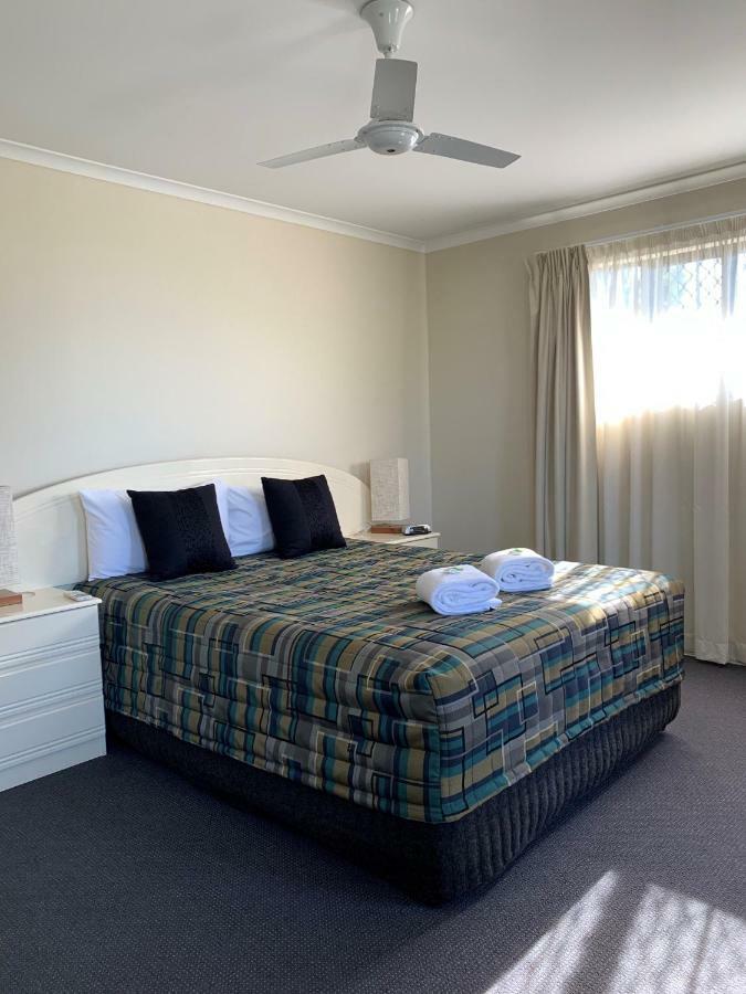 Biloela Palms Motor Inn Esterno foto